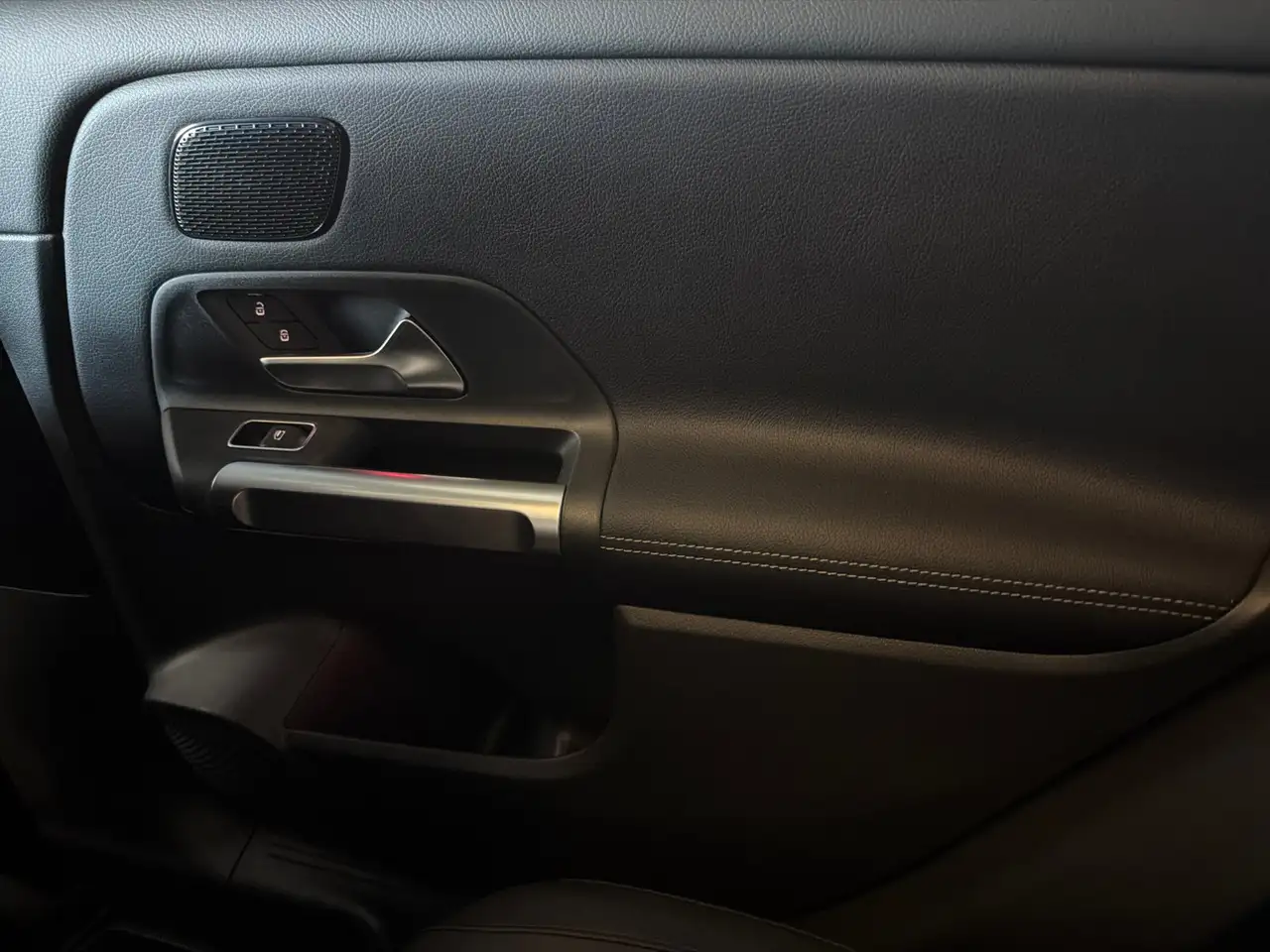 Mercedes-Benz GLB - Image 22