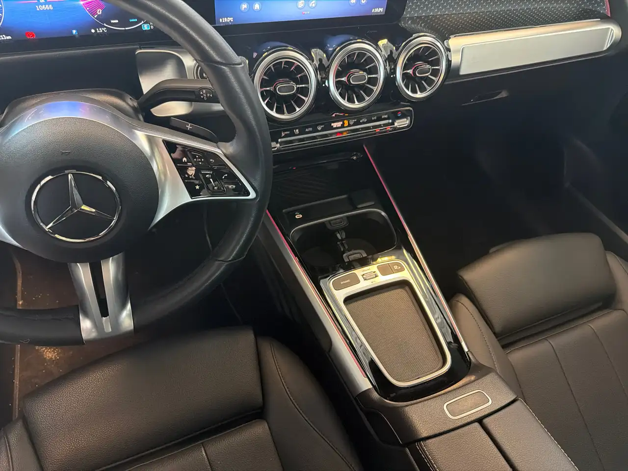 Mercedes-Benz GLB - Image 30