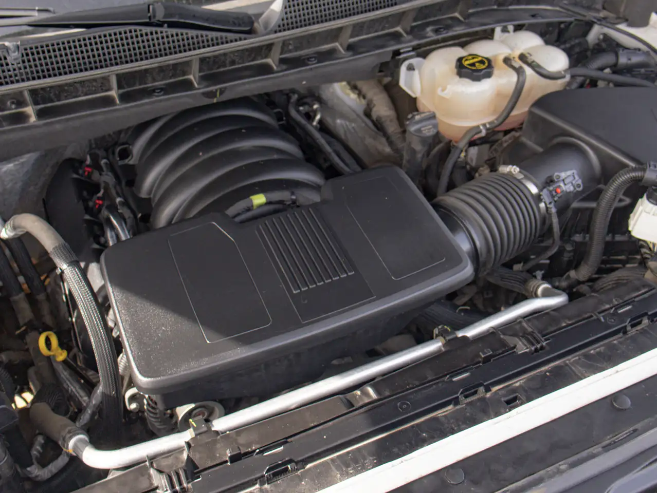 Chevrolet Silverado 1500 - Image 16