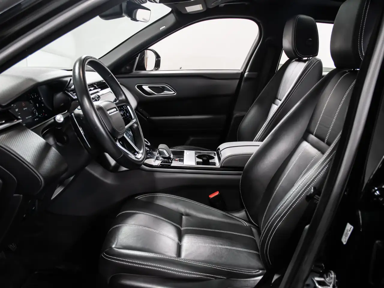 Land Rover Range Rover Velar - Image 8