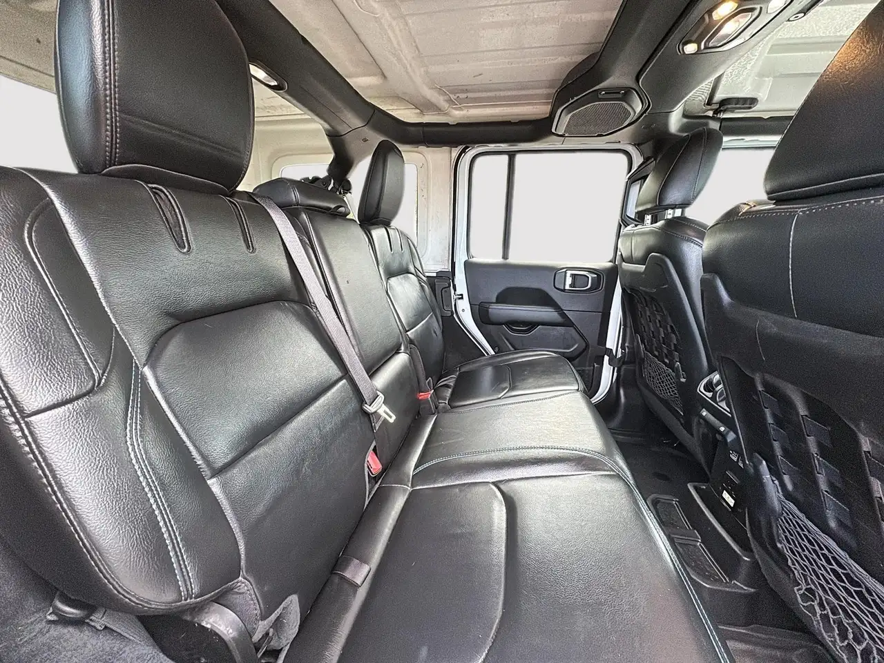 Jeep Wrangler - Image 17