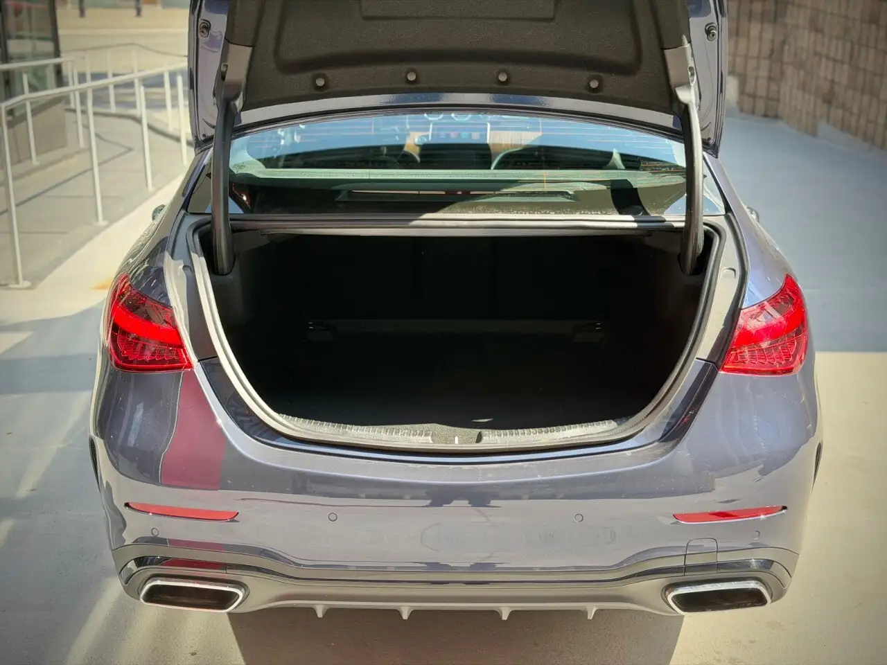 Mercedes-Benz C-Class - Image 10