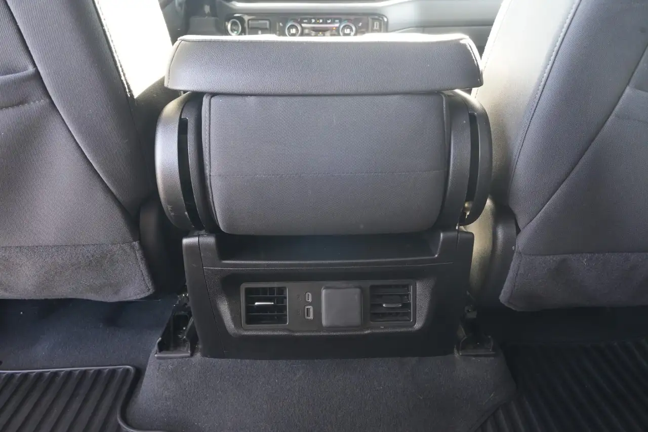 Chevrolet Silverado 1500 - Image 17