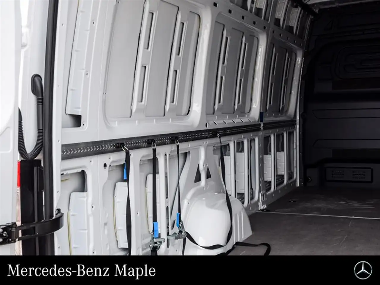 Mercedes-Benz Sprinter - Image 10