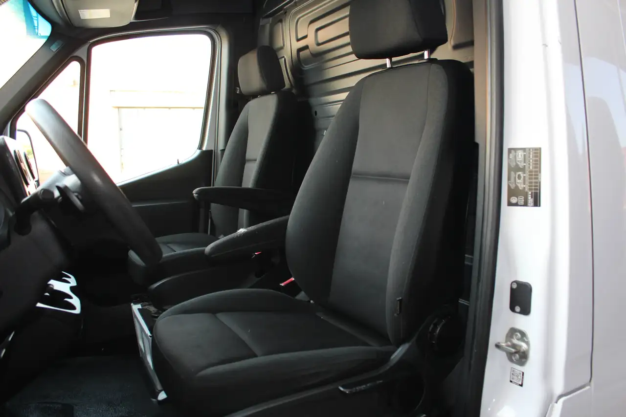 Mercedes-Benz Sprinter 3500 - Image 17
