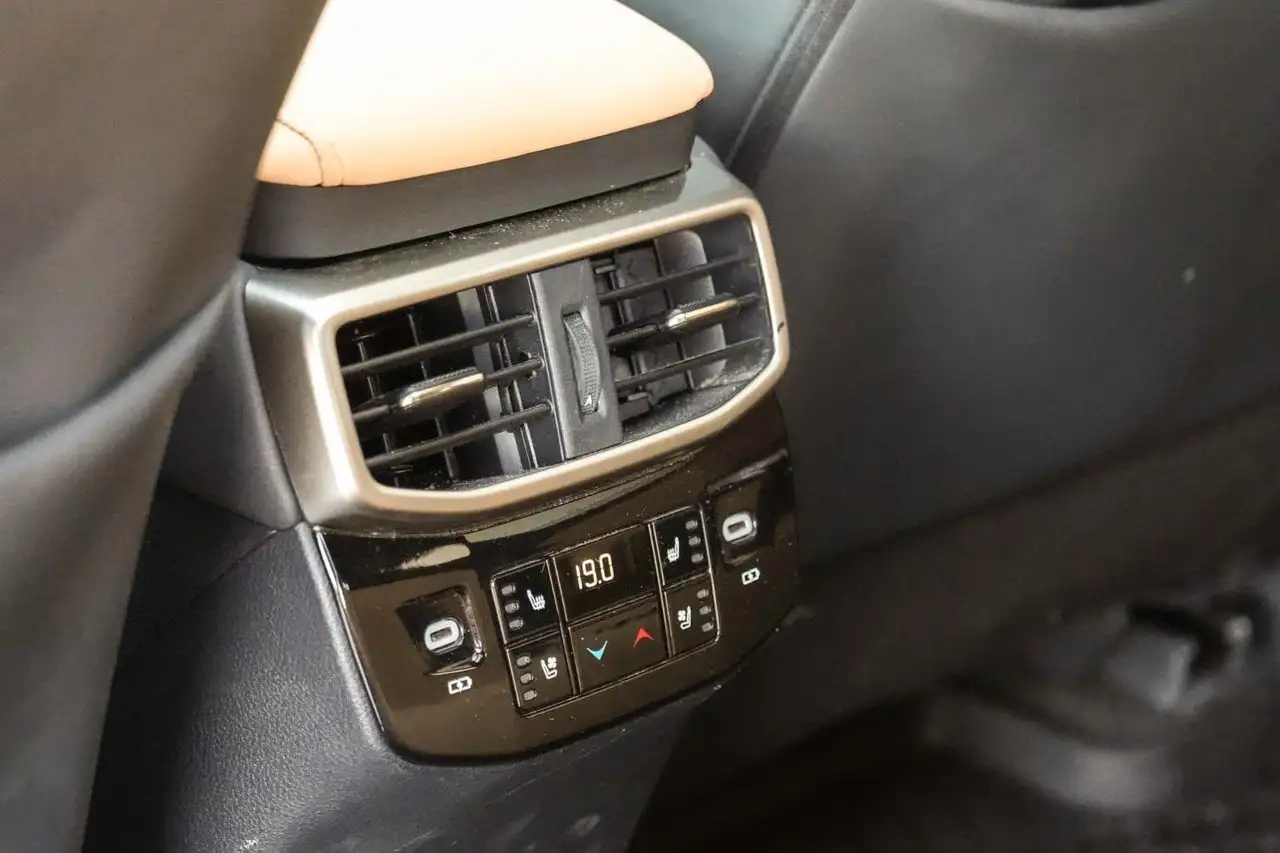 Lexus RX 350h - Image 22