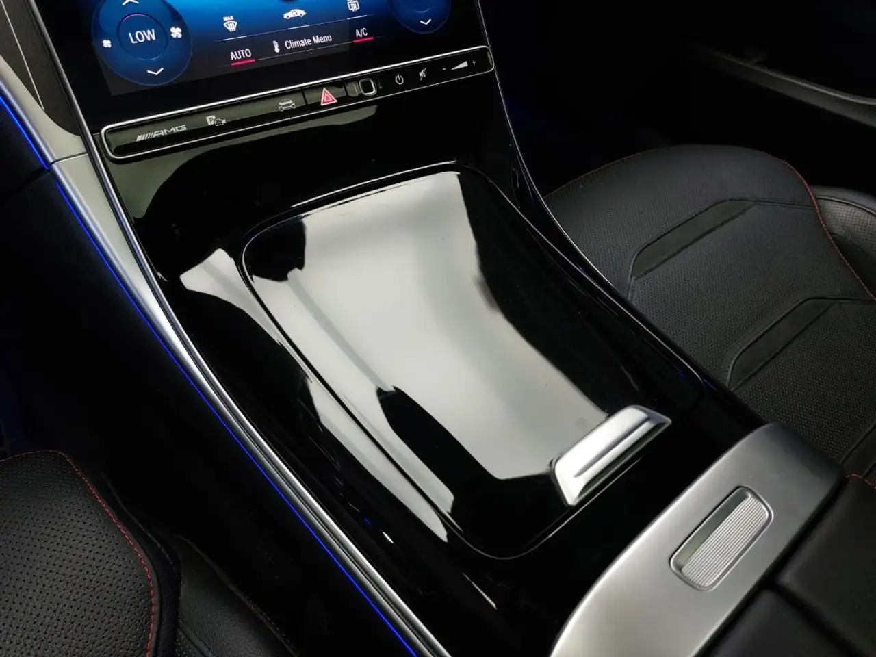 Mercedes-Benz C-Class - Image 12