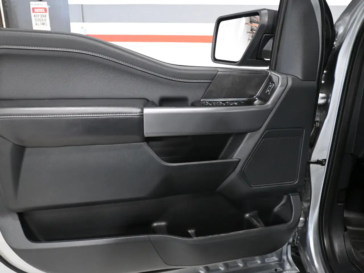 Ford F-150 - Image 11