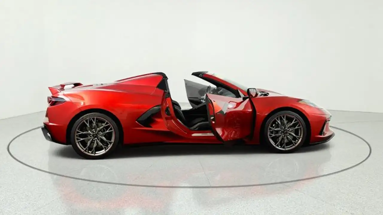 Chevrolet Corvette - Image 8