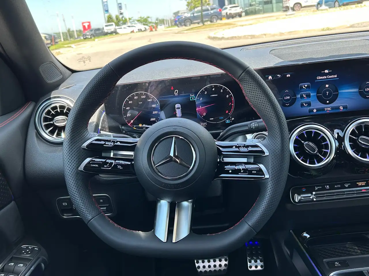 Mercedes-Benz GLB - Image 15