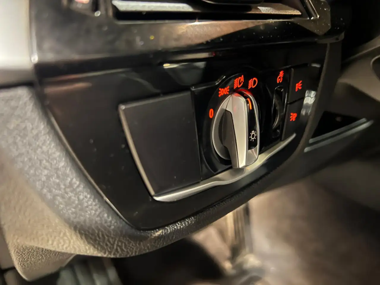 BMW 5 Series - Image 29
