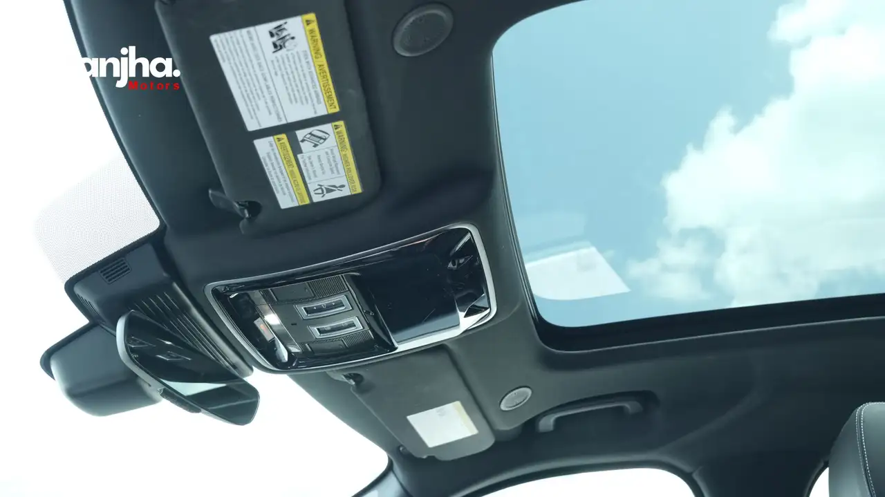 Land Rover Range Rover Velar - Image 31