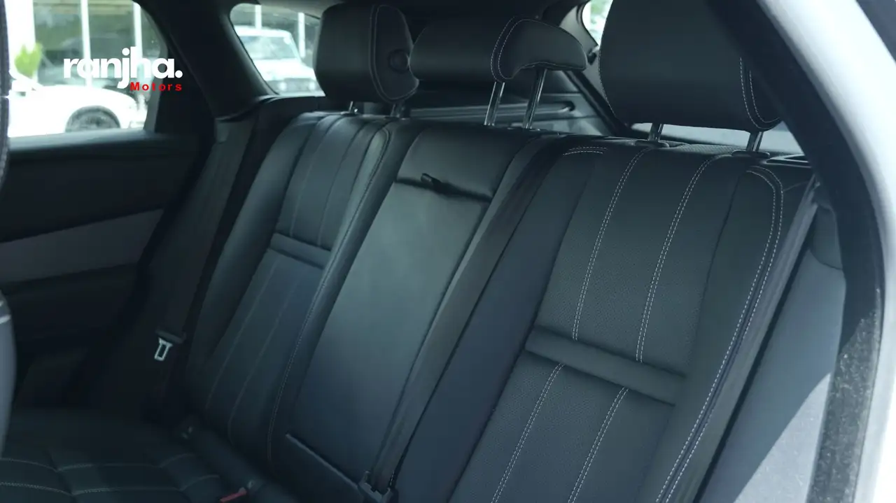 Land Rover Range Rover Velar - Image 32