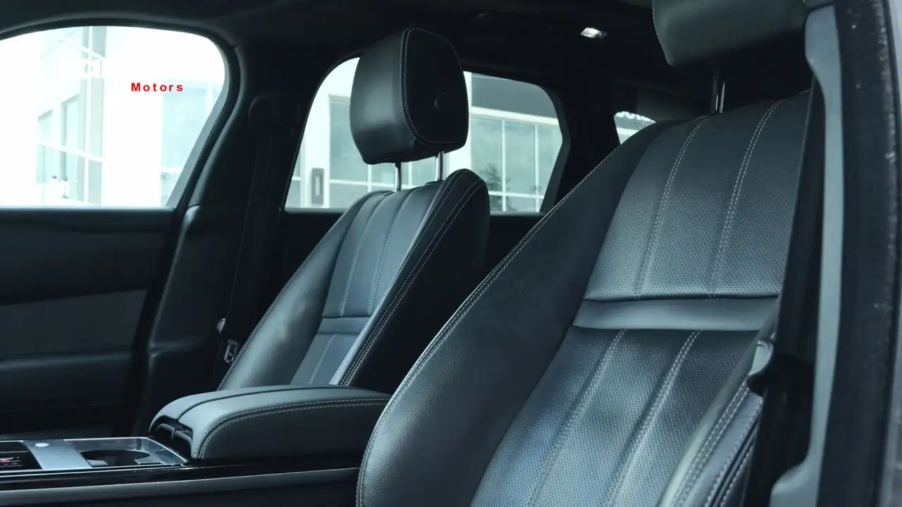 Land Rover Range Rover Velar - Image 29