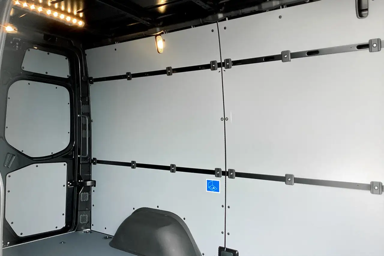 Mercedes-Benz Sprinter 2500 - Image 11