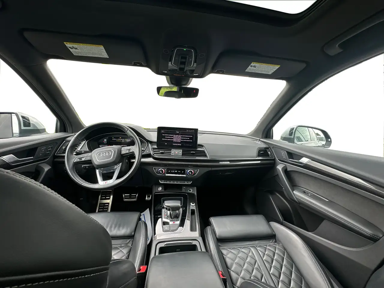 Audi SQ5 - Image 24