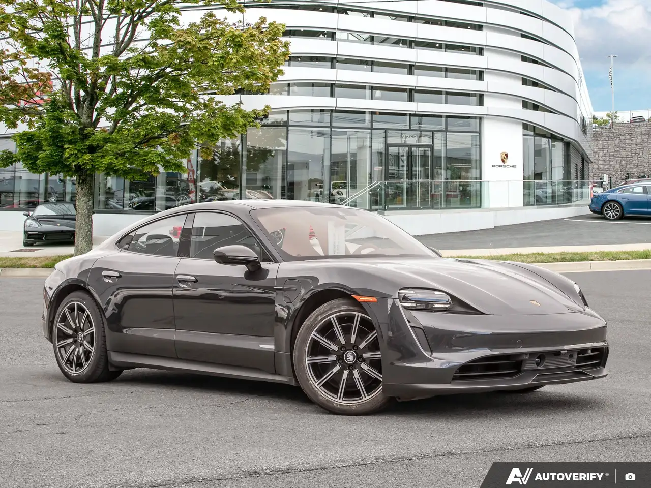Porsche Taycan - Image 7