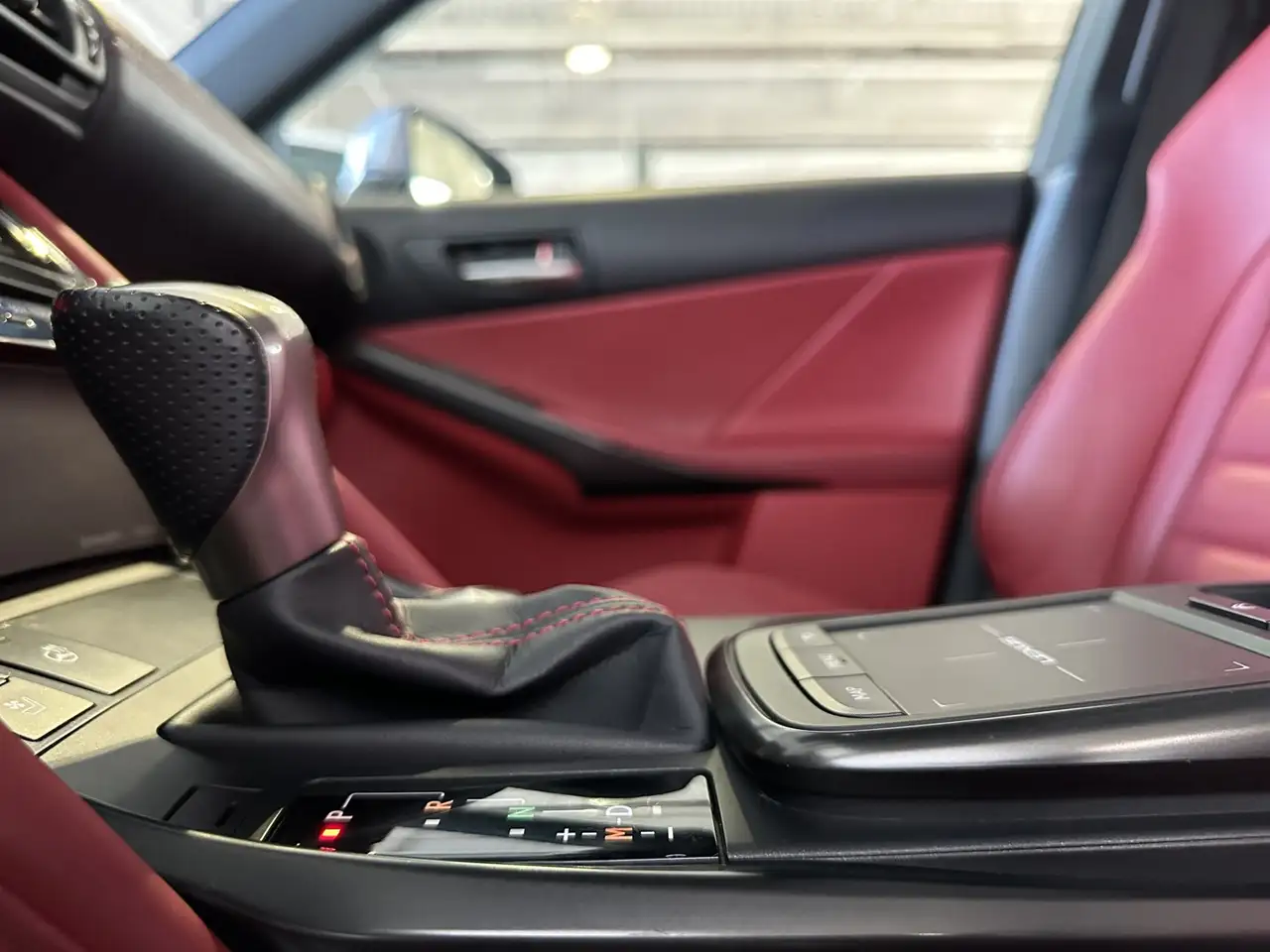 Lexus IS - Image 26