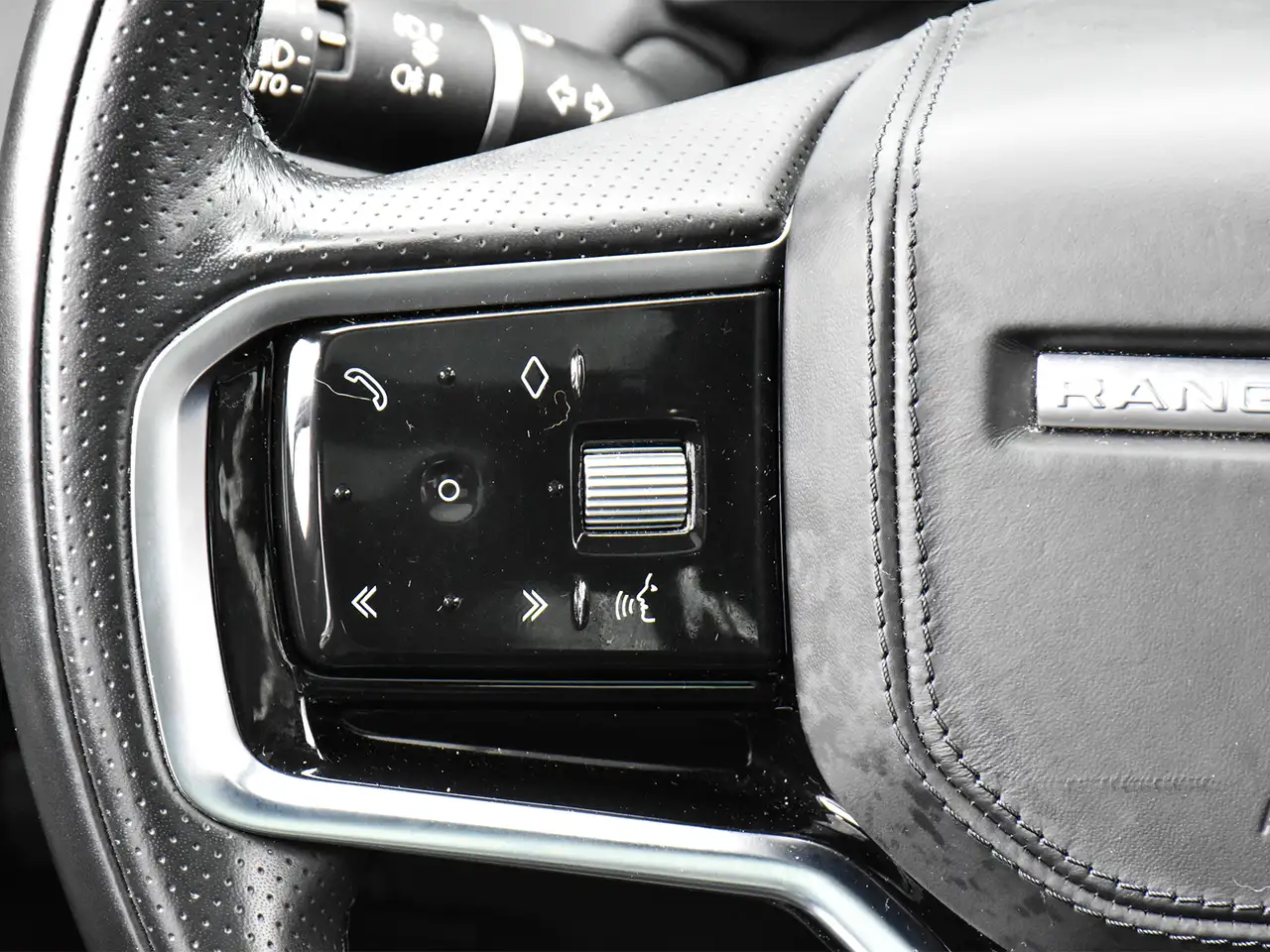 Land Rover Range Rover Evoque - Image 22