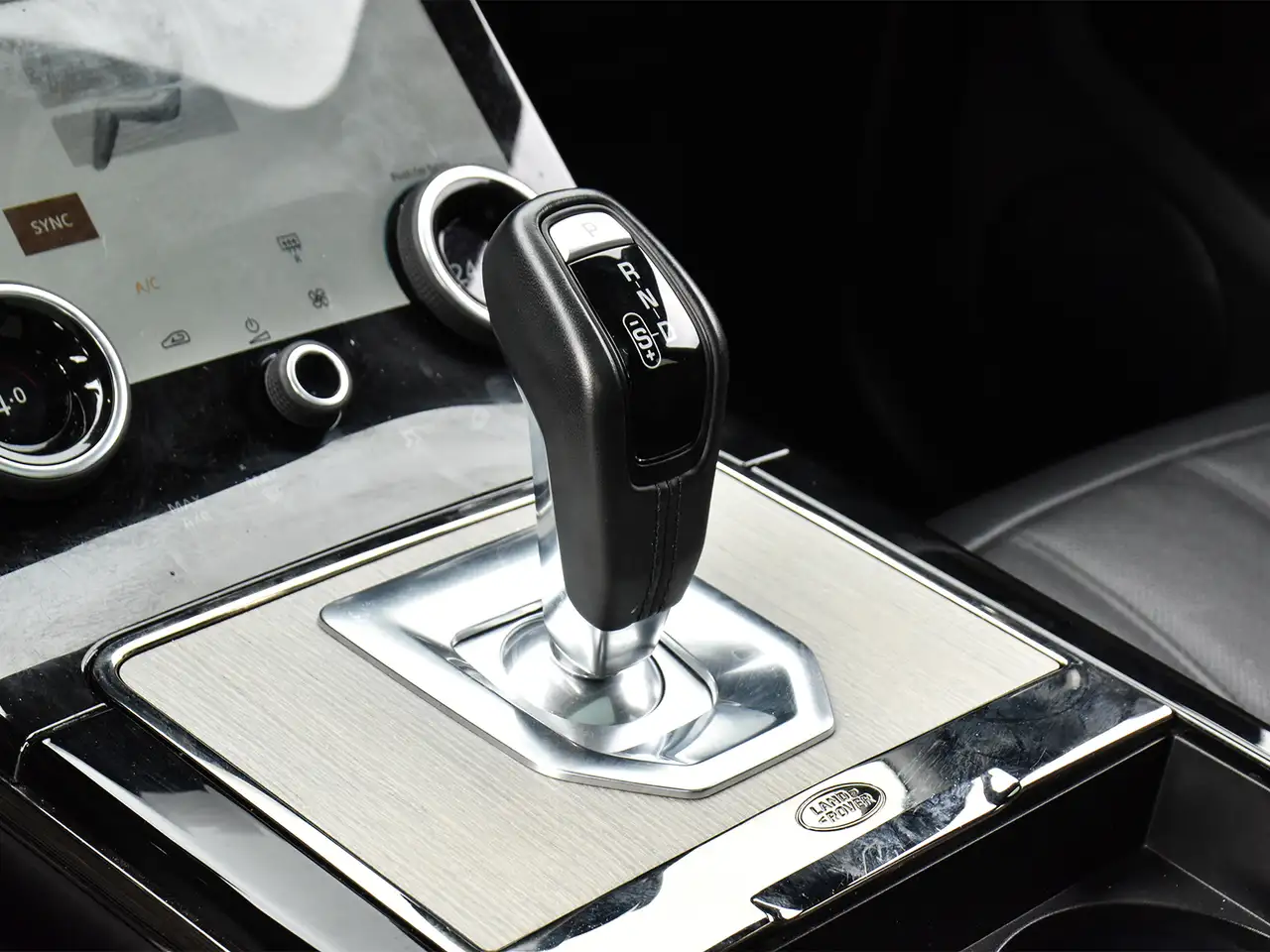 Land Rover Range Rover Evoque - Image 14