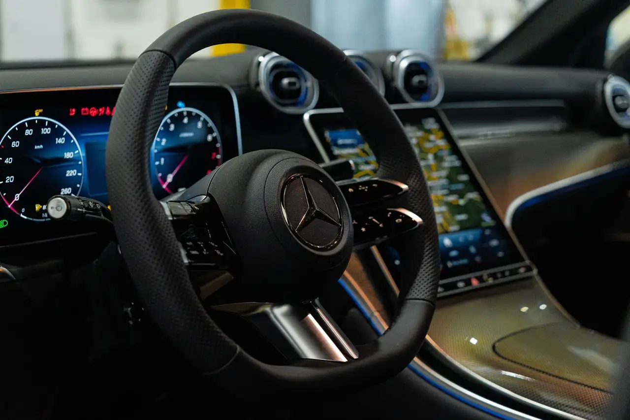 Mercedes-Benz GLC - Image 8