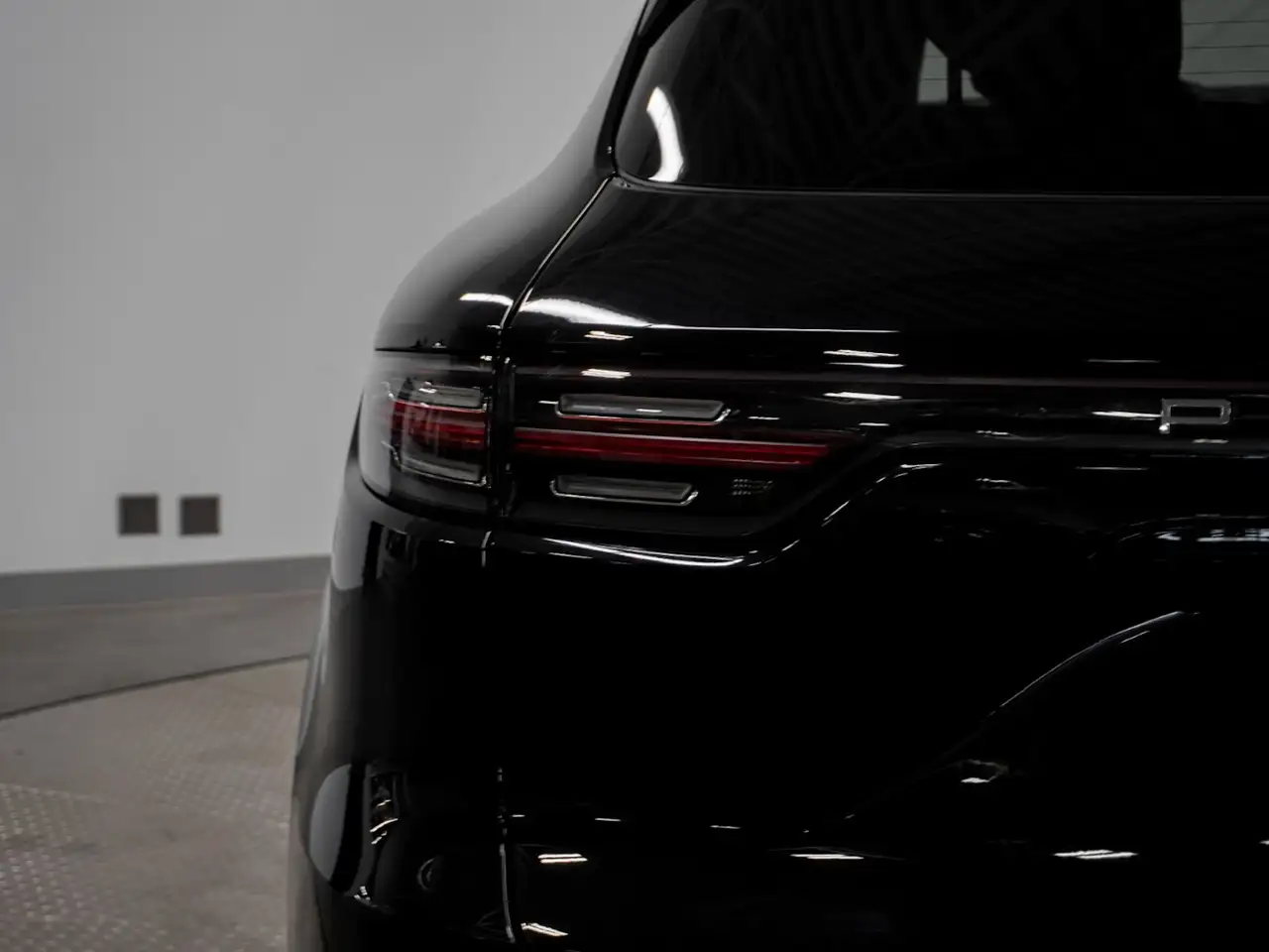 Porsche Cayenne - Image 13