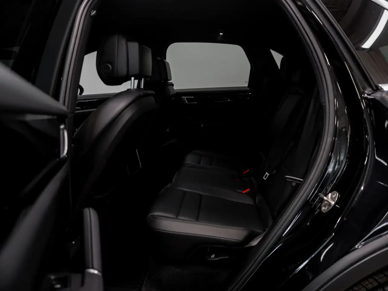 Porsche Cayenne - Image 20