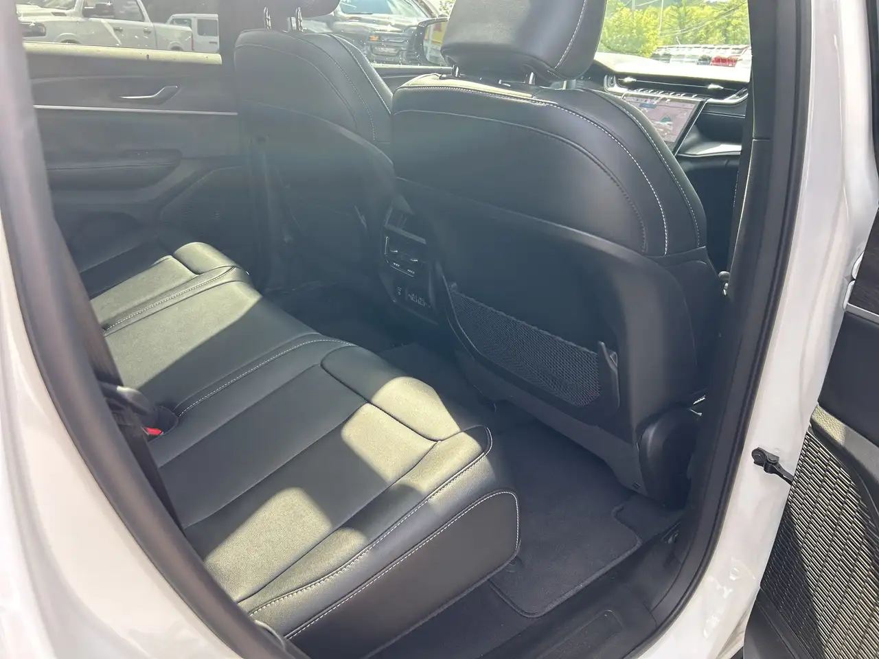 Jeep Grand Cherokee - Image 10