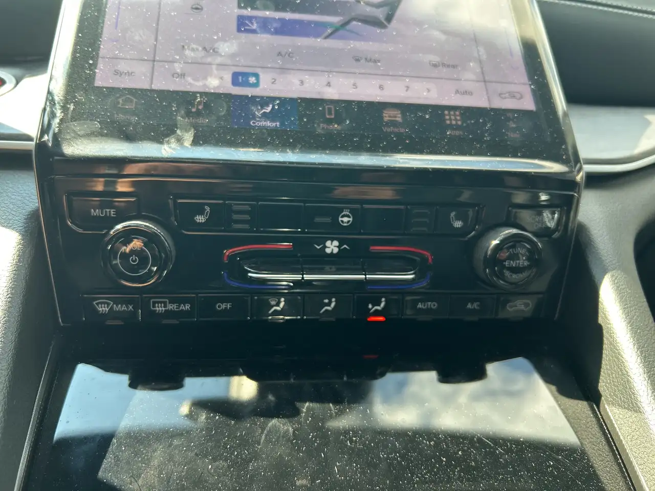 Jeep Grand Cherokee - Image 21