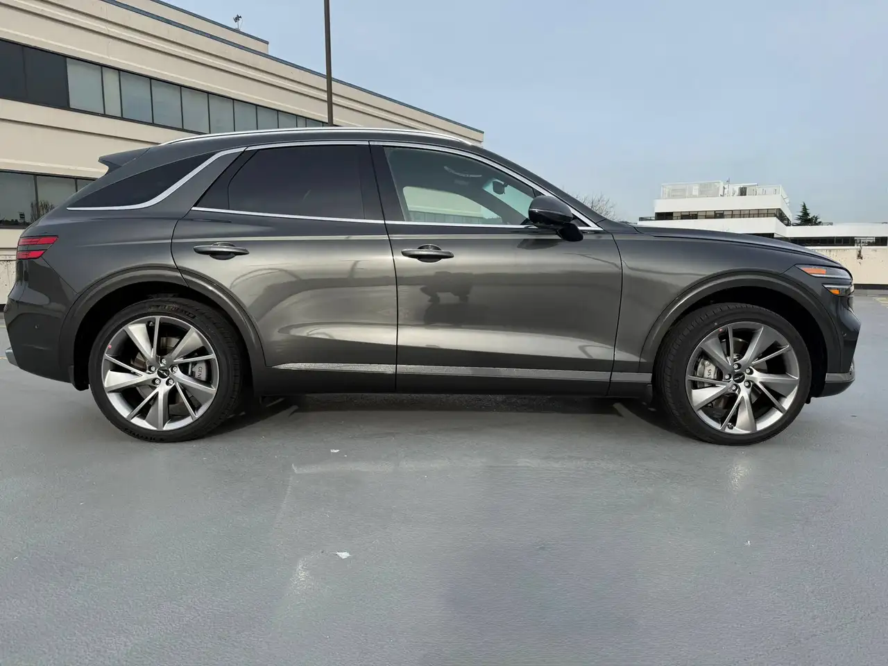 Genesis GV70 - Image 4