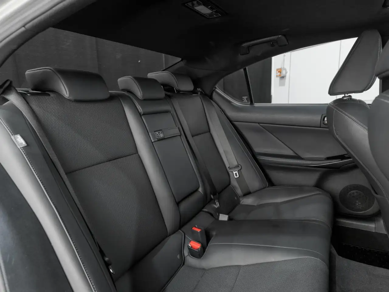 Lexus IS - Image 35