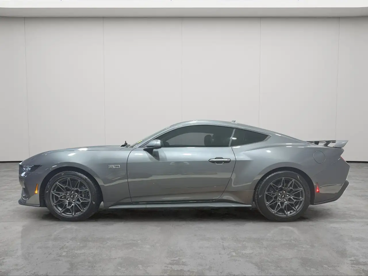 Ford Mustang - Image 2