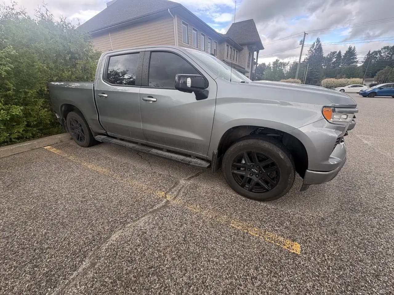 Chevrolet Silverado 1500 - Image 1