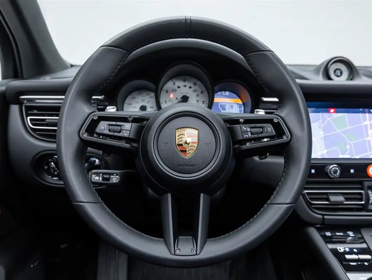 Porsche Macan - Image 20