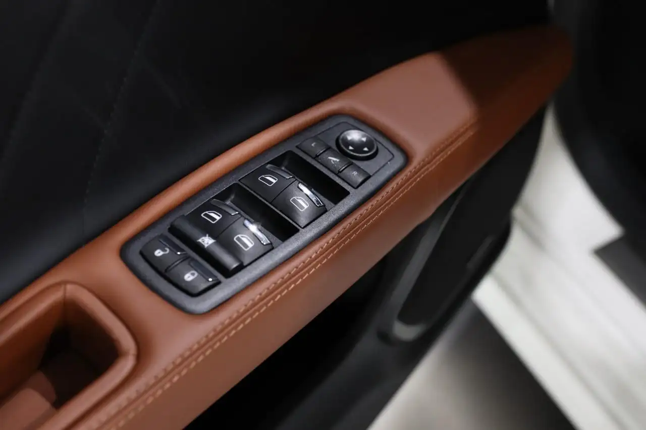 Maserati Ghibli - Image 13