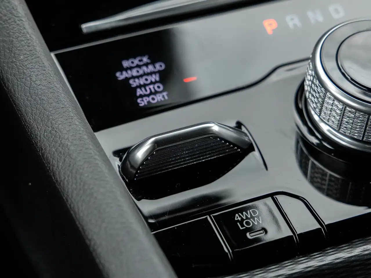 Jeep Grand Cherokee - Image 21
