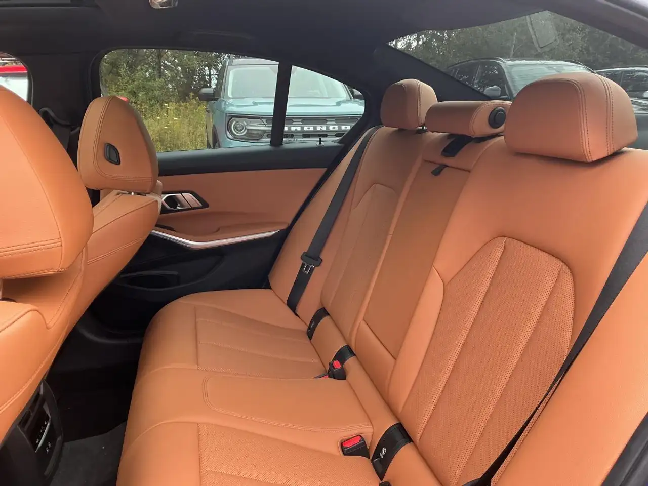 BMW 3 Series - Image 12