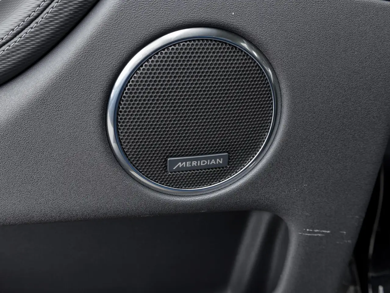 Land Rover Discovery Sport - Image 17
