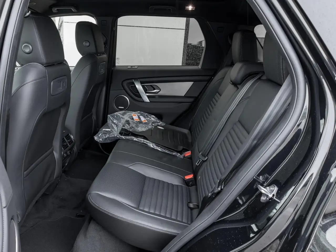Land Rover Discovery Sport - Image 27