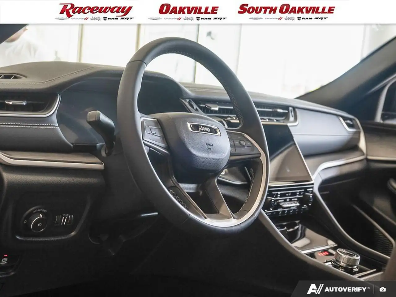Jeep Grand Cherokee - Image 13