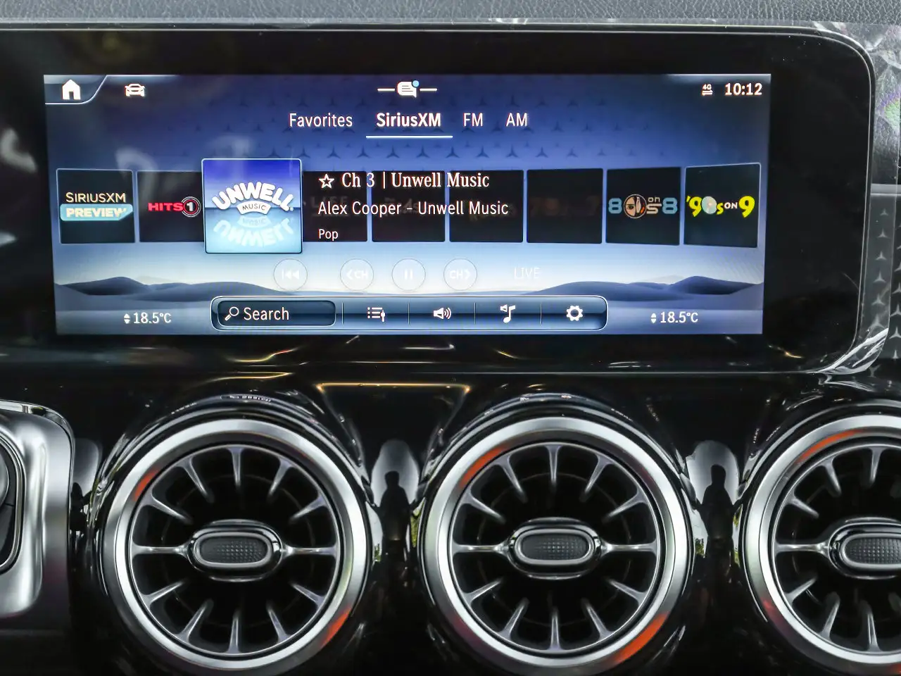 Mercedes-Benz GLB - Image 23