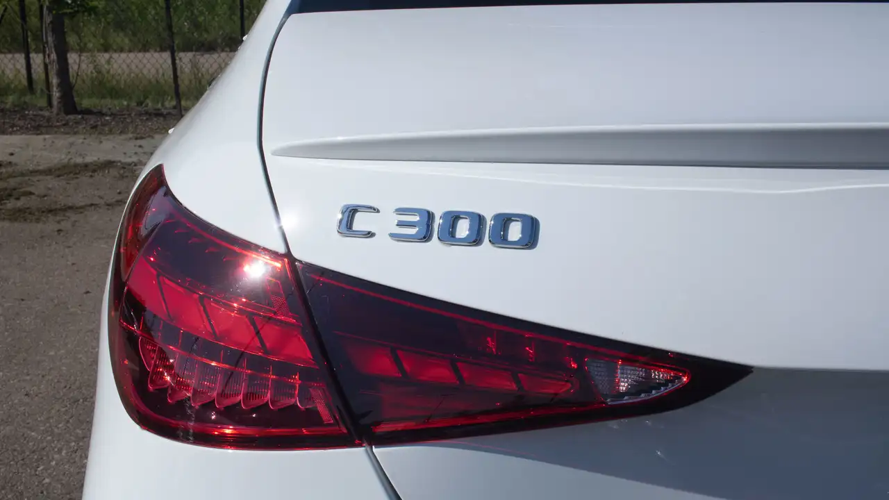 Mercedes-Benz C-Class - Image 9