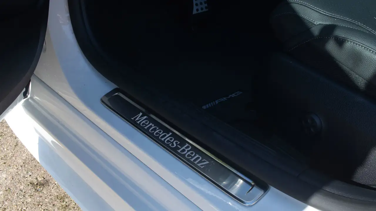 Mercedes-Benz C-Class - Image 18
