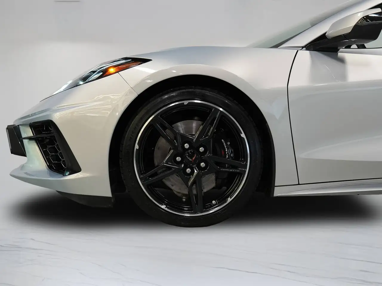 Chevrolet Corvette - Image 29