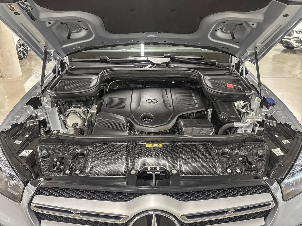 Mercedes-Benz GLE - Image 21