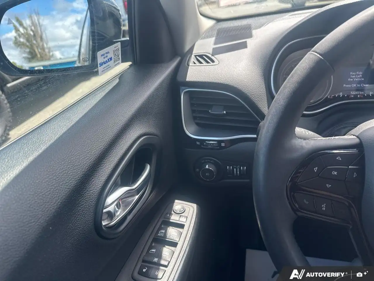 Jeep Cherokee - Image 17