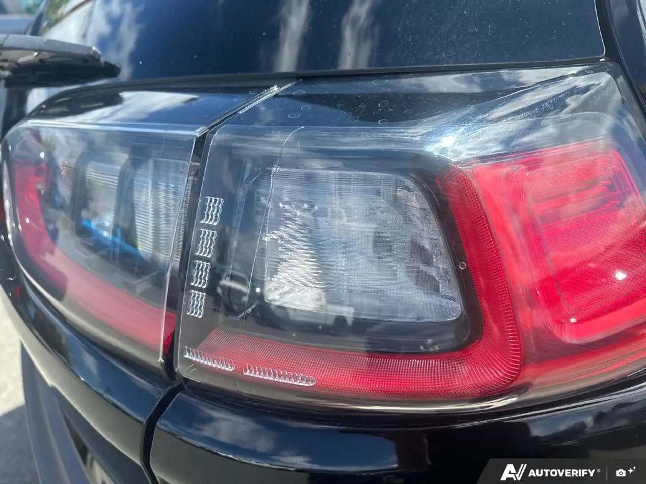 Jeep Cherokee - Image 11