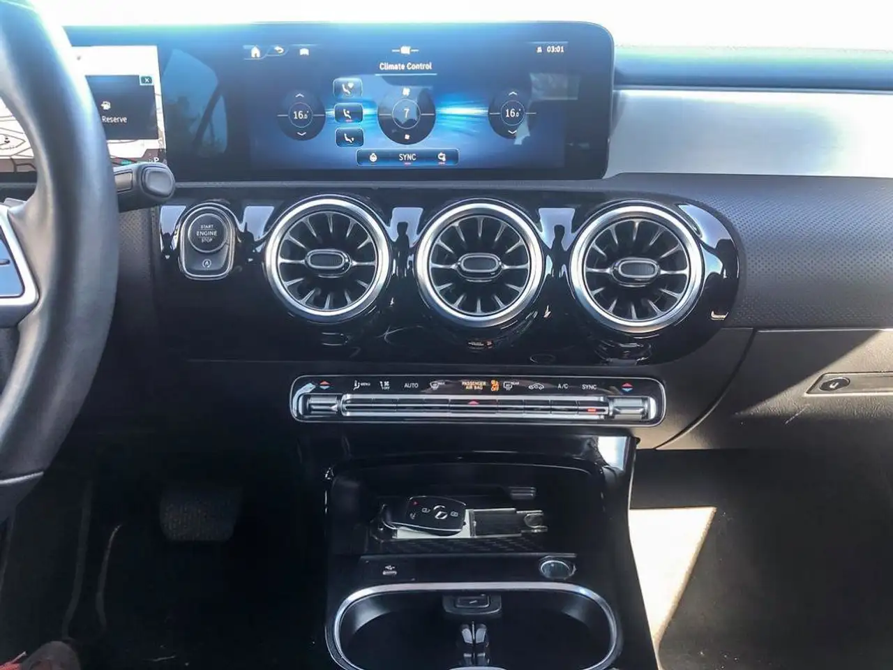 Mercedes-Benz CLA - Image 23