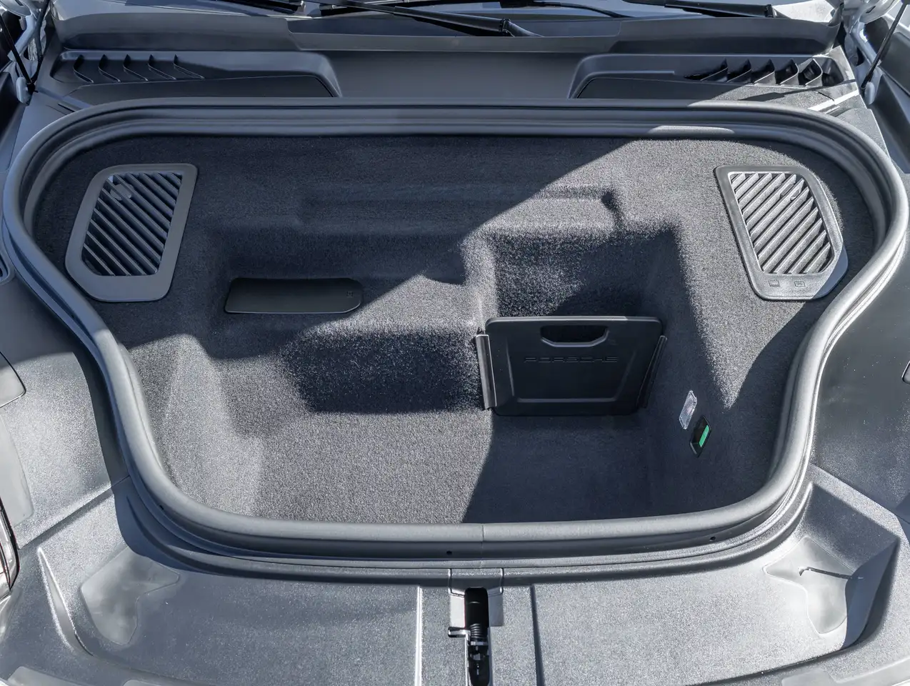 Porsche Macan - Image 11