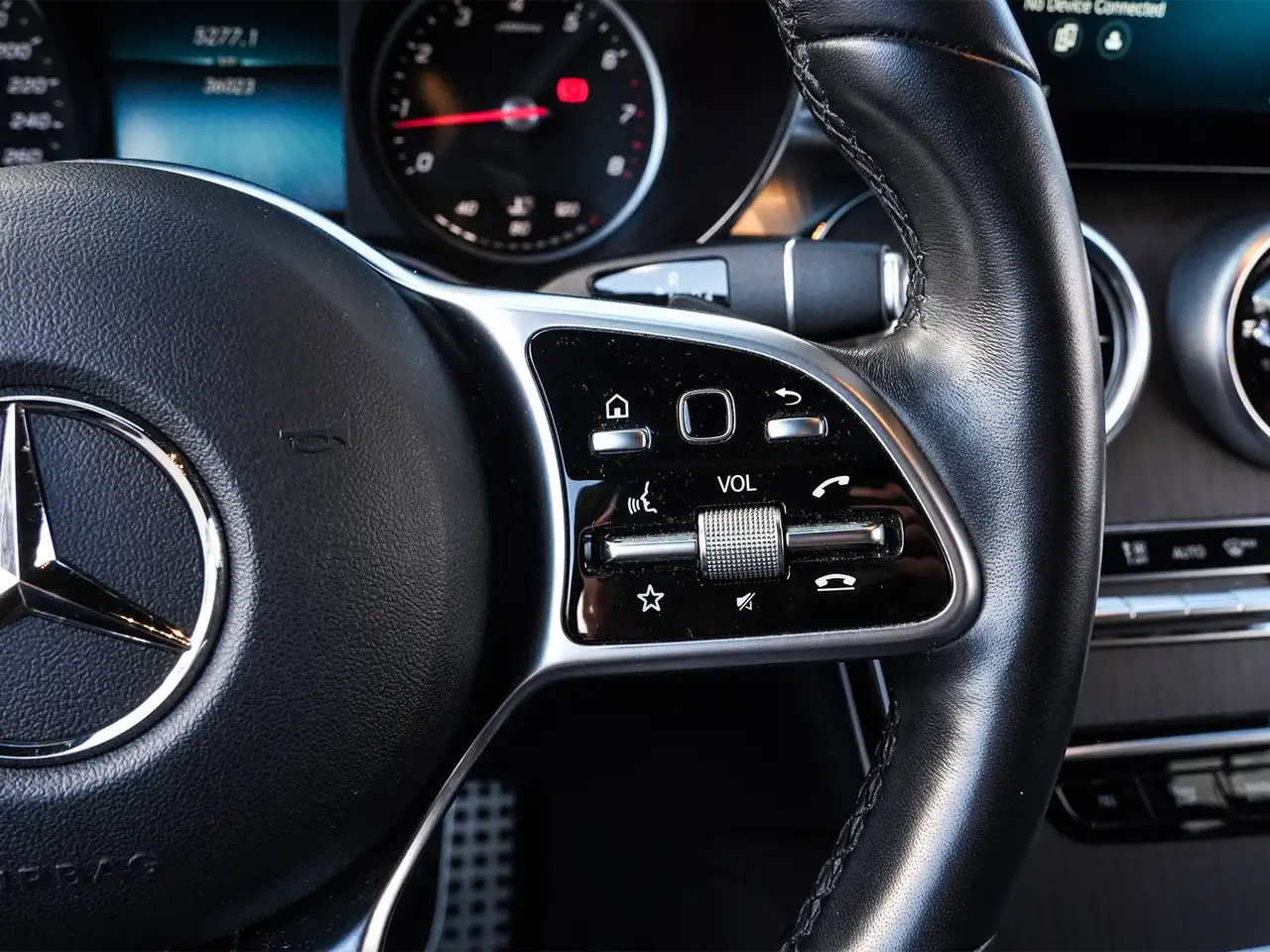 Mercedes-Benz GLC - Image 17
